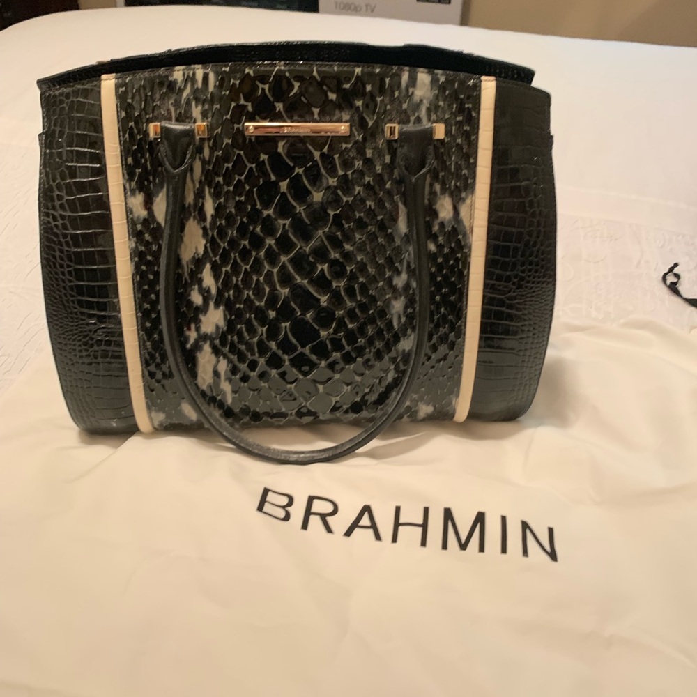 Snake skin like tote